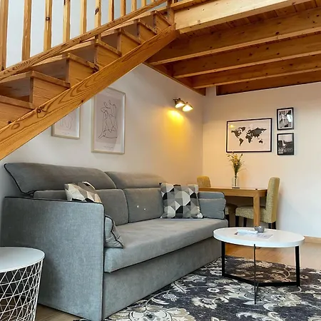 Ciudad Santiago * 圣地亚哥－德孔波斯特拉